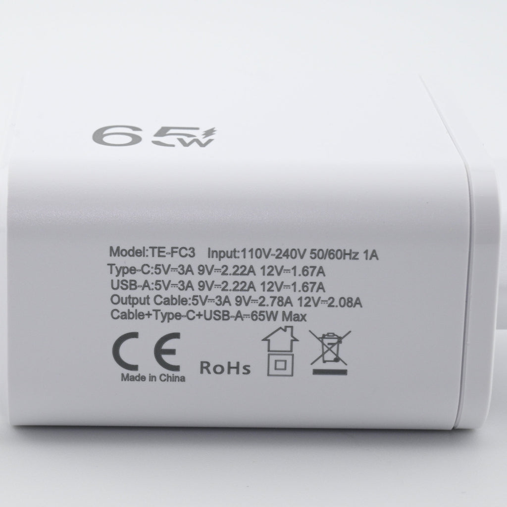 3-in-1 Schnellladegerät mit ausziehbarem USB-C Kabel