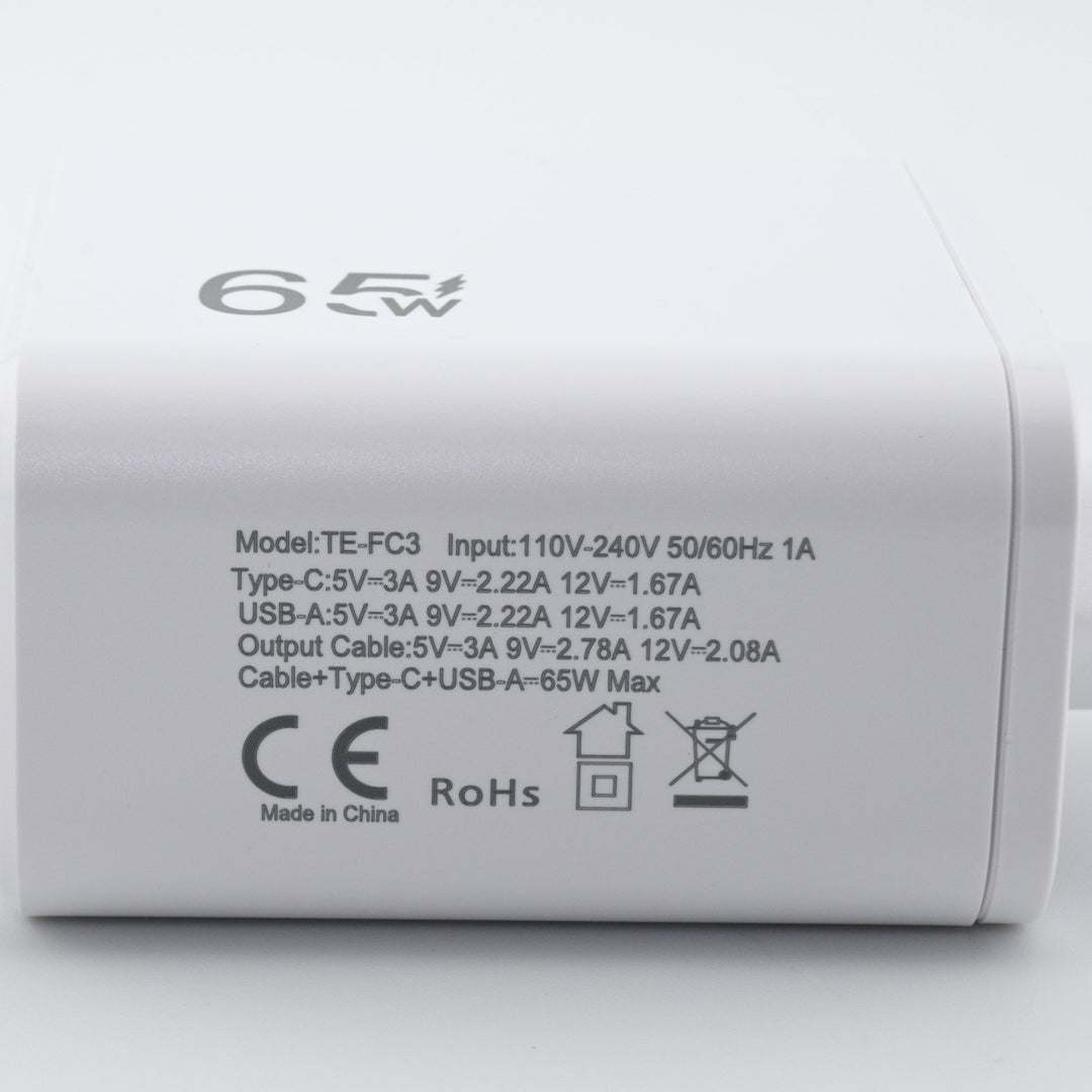 3-in-1 Schnellladegerät mit ausziehbarem USB-C Kabel