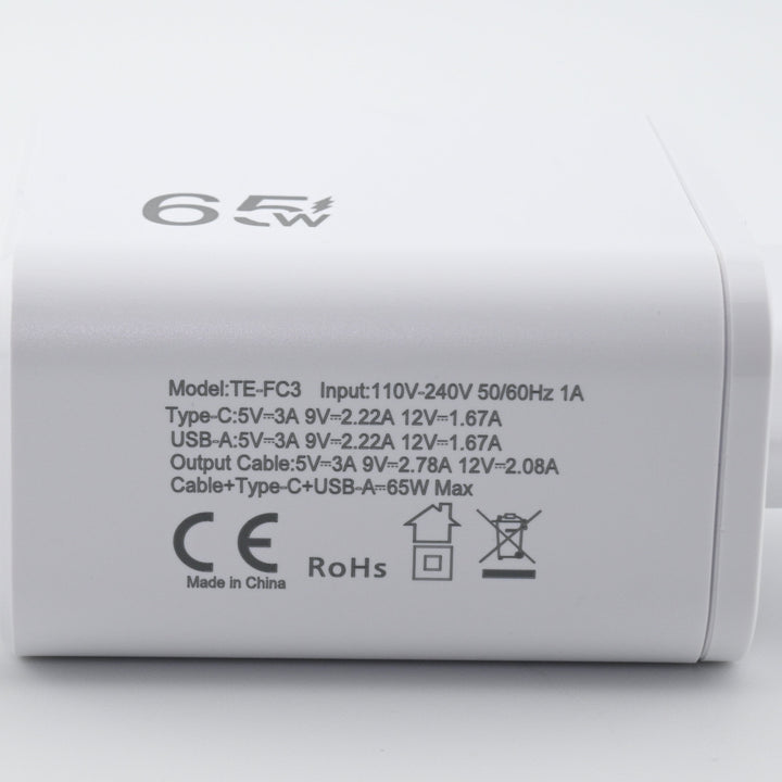 3-in-1 Schnellladegerät mit ausziehbarem USB-C Kabel