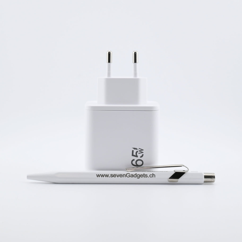3-in-1 Schnellladegerät mit ausziehbarem USB-C Kabel