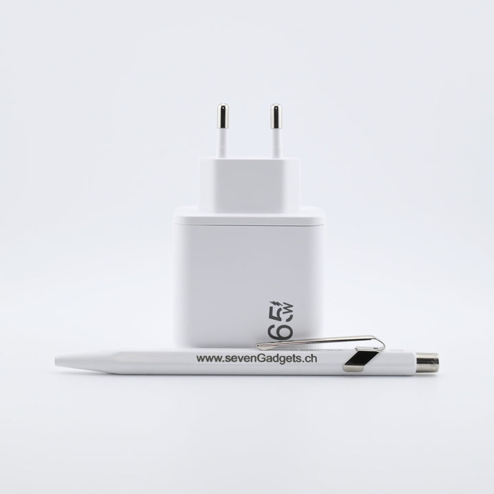 3-in-1 Schnellladegerät mit ausziehbarem USB-C Kabel