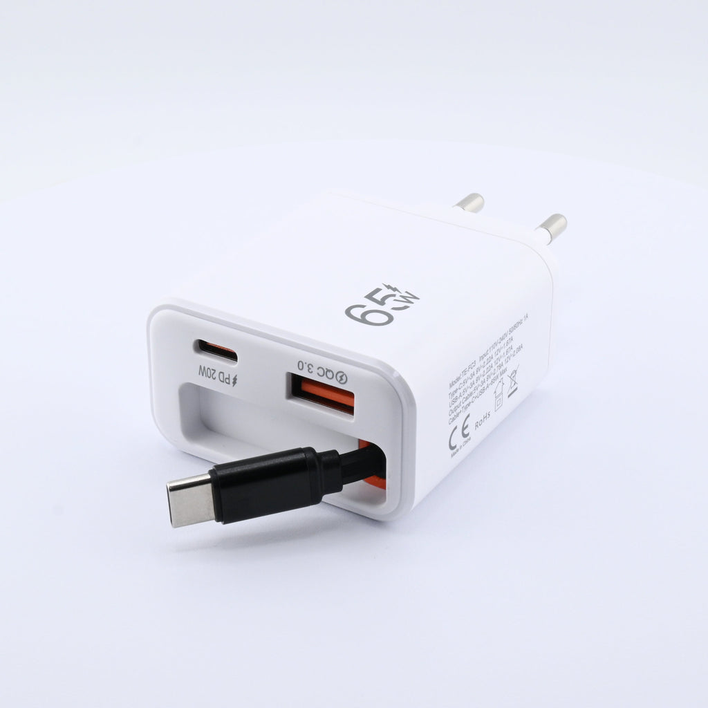 3-in-1 Schnellladegerät mit ausziehbarem USB-C Kabel