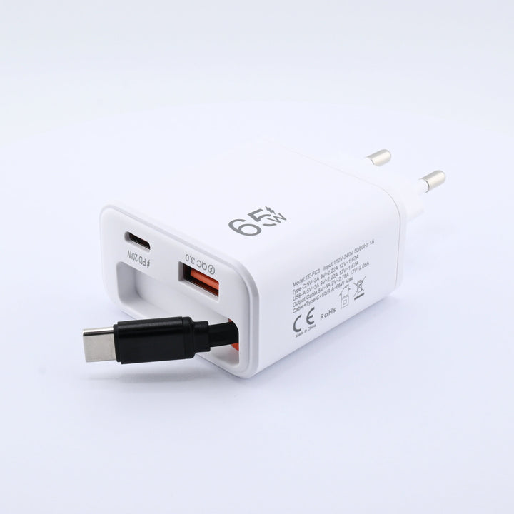 3-in-1 Schnellladegerät mit ausziehbarem USB-C Kabel