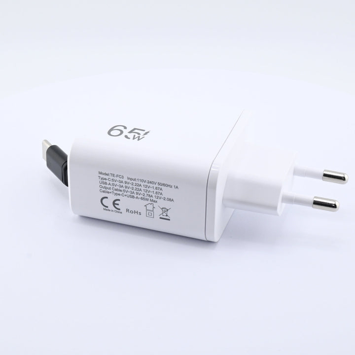 3-in-1 Schnellladegerät mit ausziehbarem USB-C Kabel