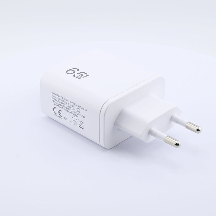 3-in-1 Schnellladegerät mit ausziehbarem USB-C Kabel