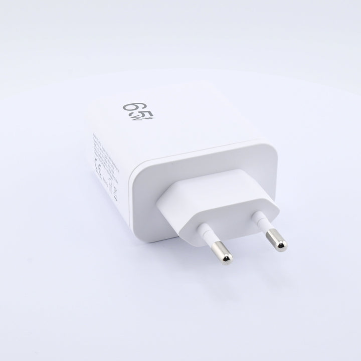 3-in-1 Schnellladegerät mit ausziehbarem USB-C Kabel
