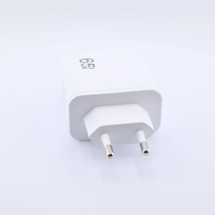 3-in-1 Schnellladegerät mit ausziehbarem USB-C Kabel