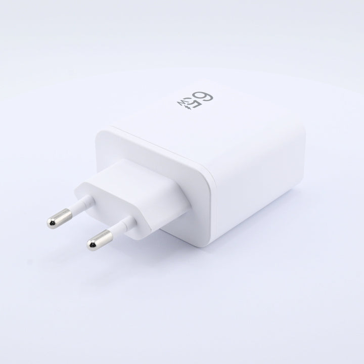 3-in-1 Schnellladegerät mit ausziehbarem USB-C Kabel