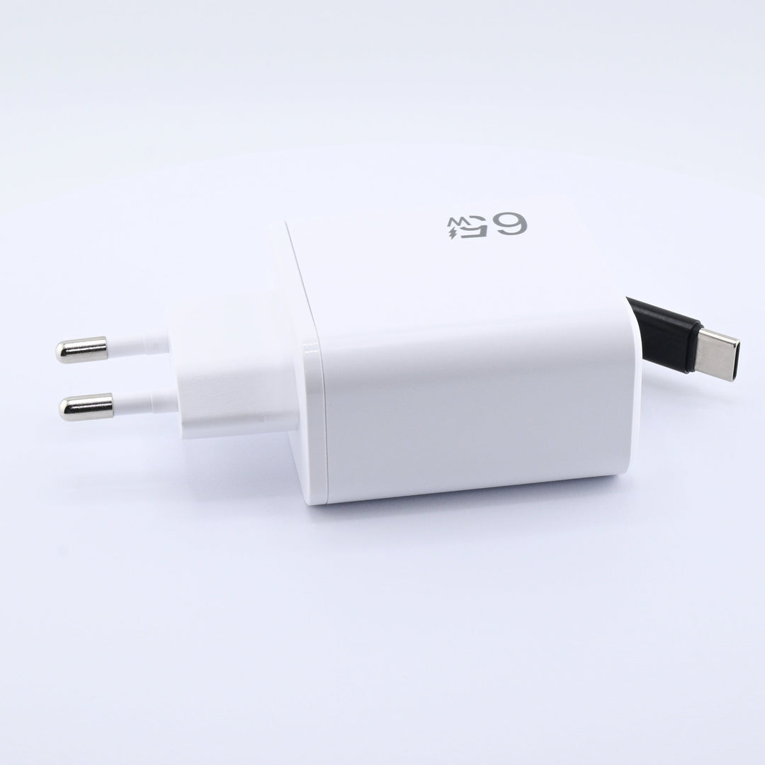 3-in-1 Schnellladegerät mit ausziehbarem USB-C Kabel
