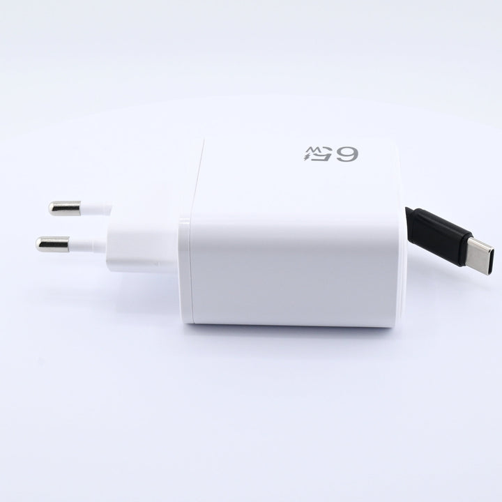 3-in-1 Schnellladegerät mit ausziehbarem USB-C Kabel