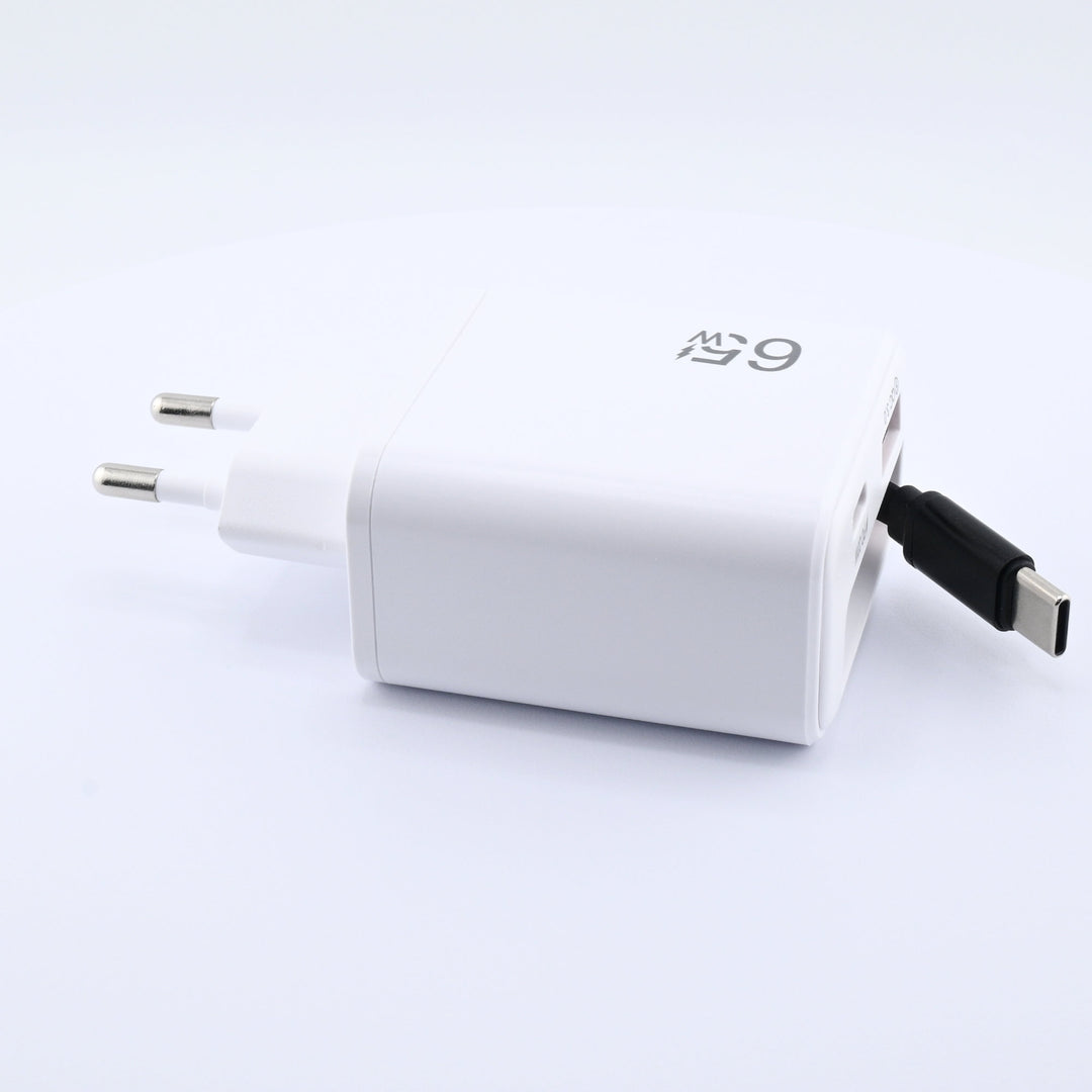 3-in-1 Schnellladegerät mit ausziehbarem USB-C Kabel