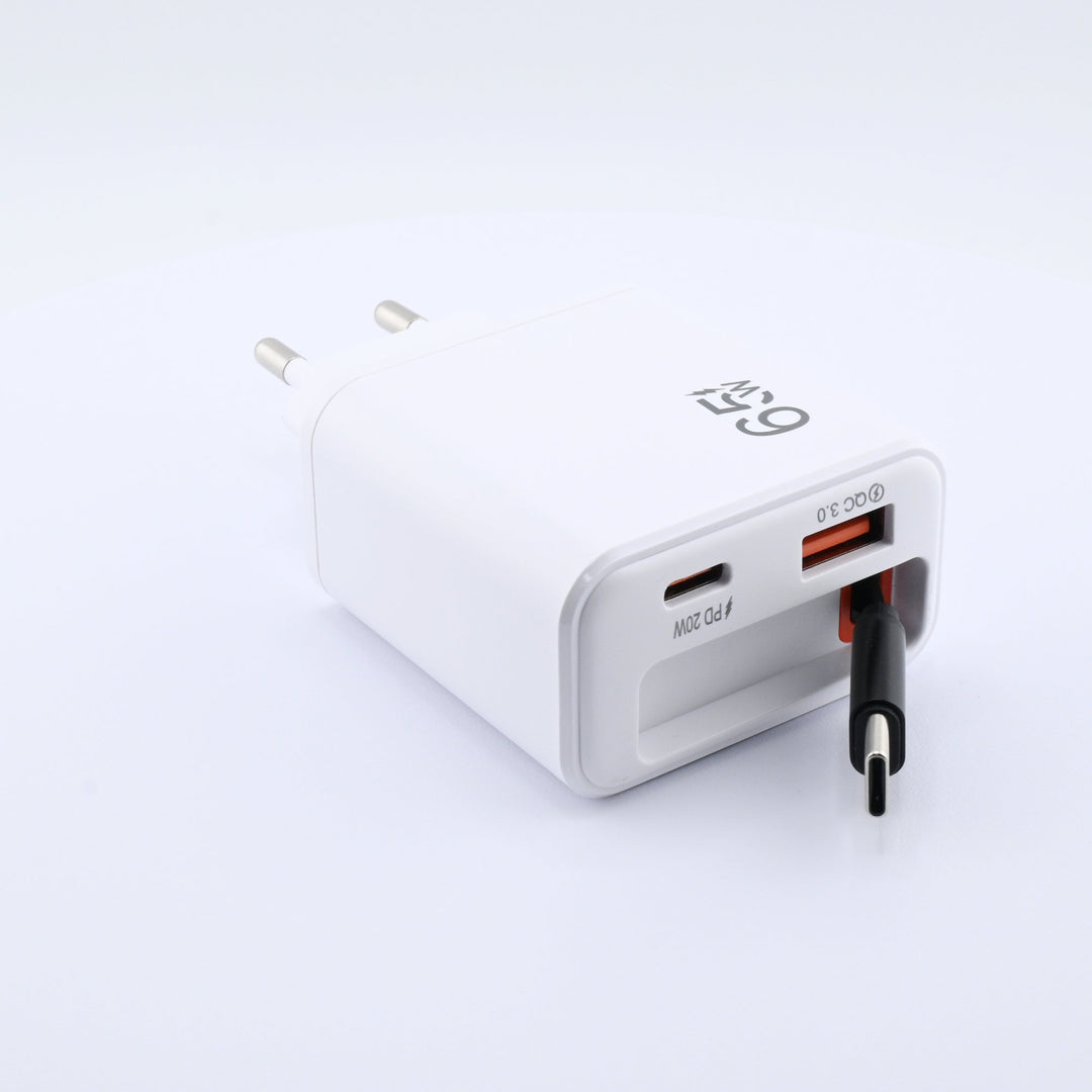 3-in-1 Schnellladegerät mit ausziehbarem USB-C Kabel