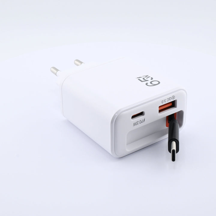 3-in-1 Schnellladegerät mit ausziehbarem USB-C Kabel