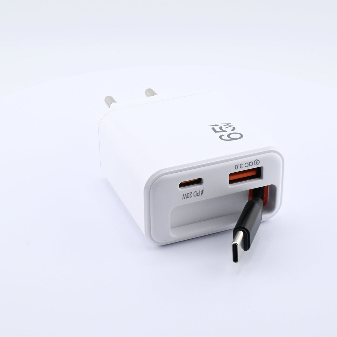 3-in-1 Schnellladegerät mit ausziehbarem USB-C Kabel