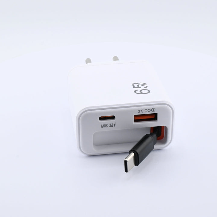 3-in-1 Schnellladegerät mit ausziehbarem USB-C Kabel
