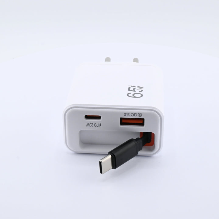 3-in-1 Schnellladegerät mit ausziehbarem USB-C Kabel