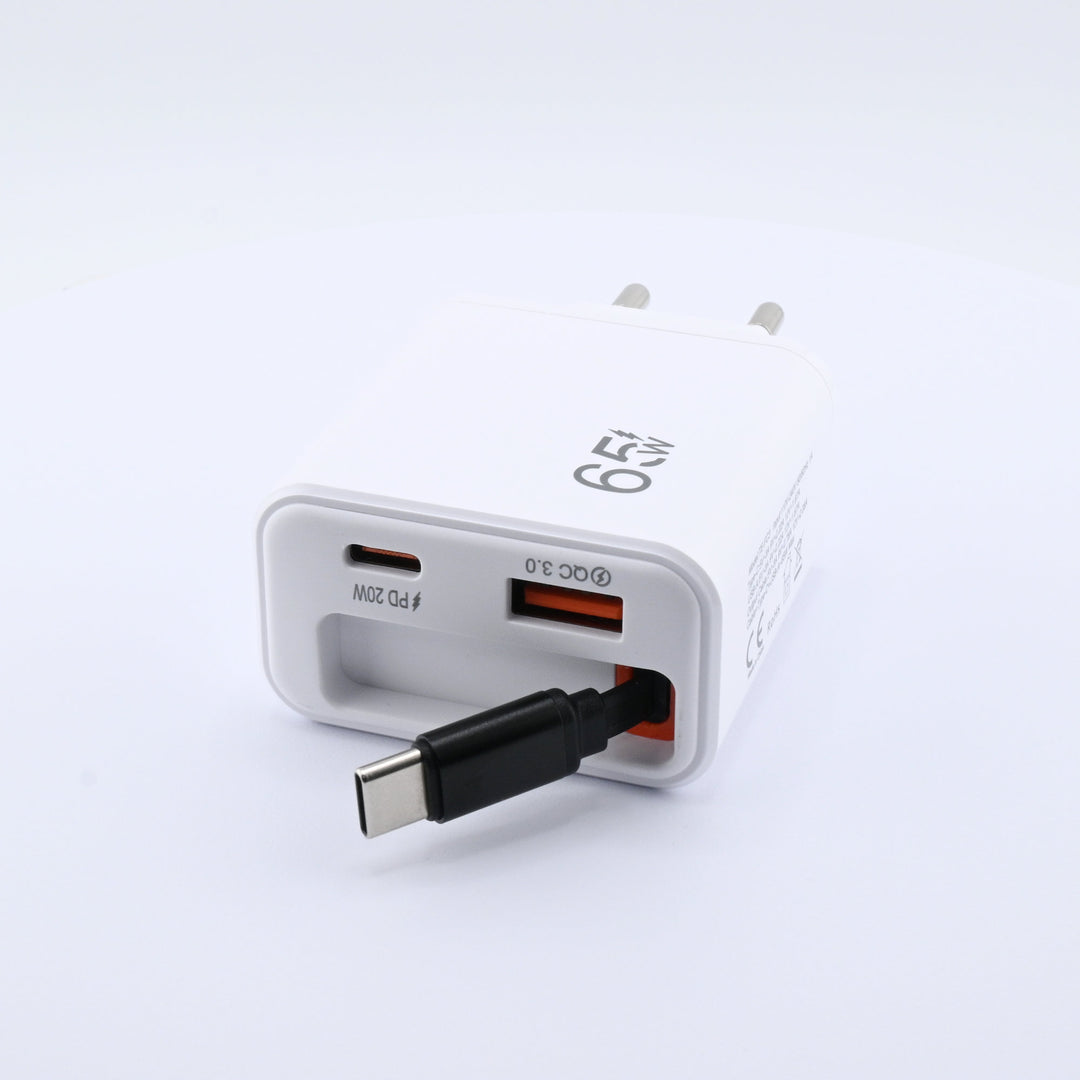 3-in-1 Schnellladegerät mit ausziehbarem USB-C Kabel