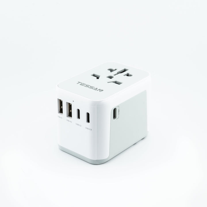 6-in-1 Universal Reiseadapter von TESSAN mit USB &amp; USB-C