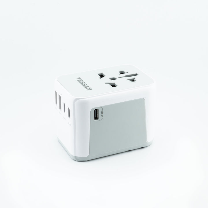 6-in-1 Universal Reiseadapter von TESSAN mit USB &amp; USB-C