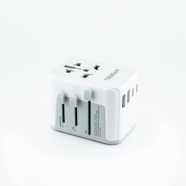 6-in-1 Universal Reiseadapter von TESSAN mit USB &amp; USB-C
