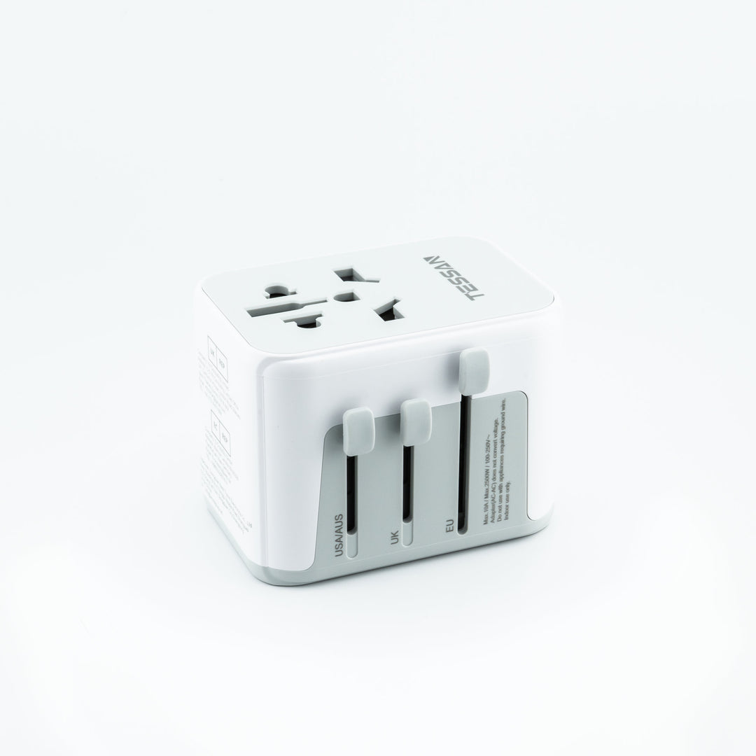 6-in-1 Universal Reiseadapter von TESSAN mit USB &amp; USB-C
