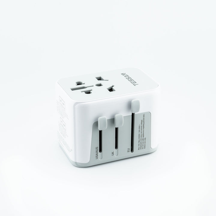 6-in-1 Universal Reiseadapter von TESSAN mit USB &amp; USB-C