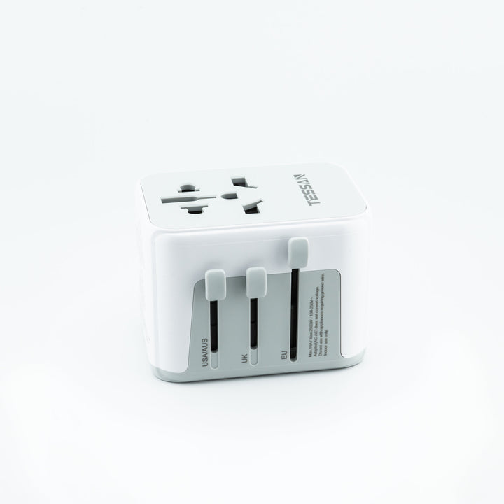 6-in-1 Universal Reiseadapter von TESSAN mit USB &amp; USB-C