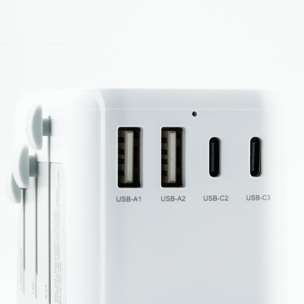 6-in-1 Universal Reiseadapter von TESSAN mit USB & USB-C
